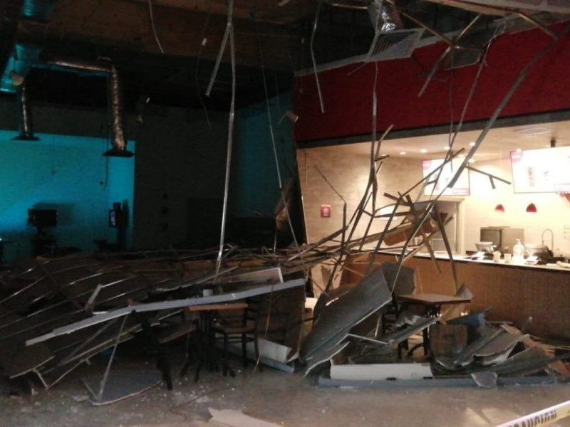 (VIDEO)Cae techo de Cinemex, Las Torres en Puebla, hay heridos