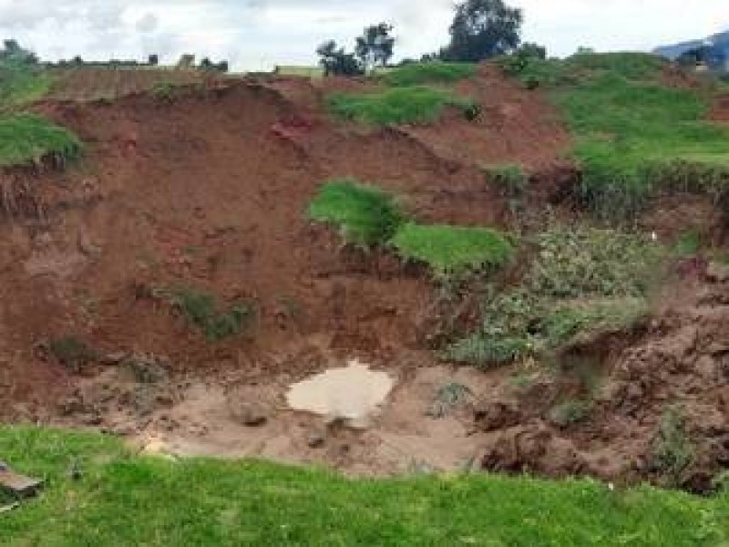 (VIDEO)Nuevo socavón en Puebla, ahora en Ahuzotepec, ¡Mide 15 metros!