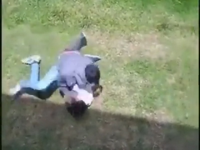 (VIDEO)¡Ya mátalo! Grita estudiante de COBAEP durante pelea de compañeros