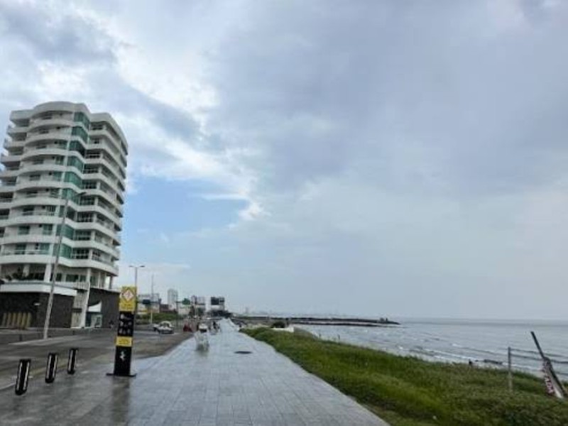 Viernes con calor y precipitaciones leves en Veracruz