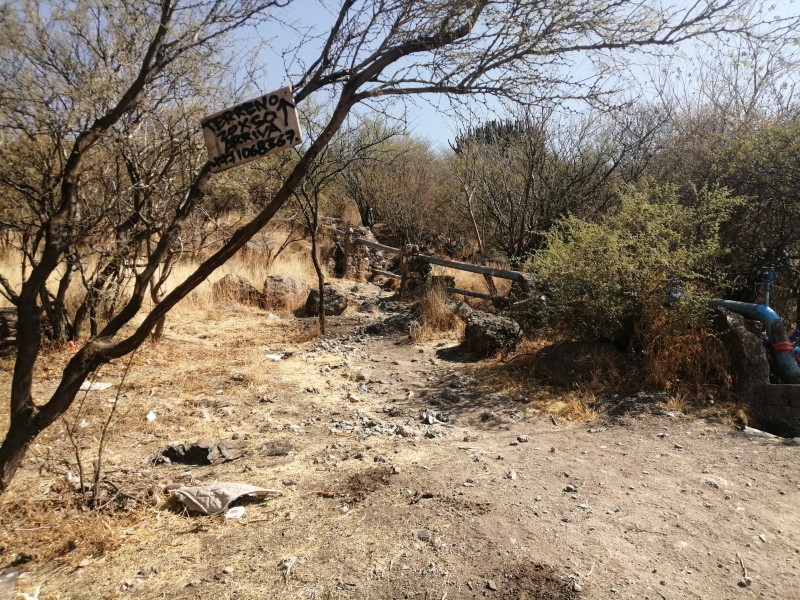 Vieron tres hombres junto al tubo y pensaron estaban dormidos