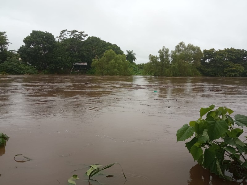 Vigilan río Cotaxtla por posible desbordamiento en comunidades de Medellín
