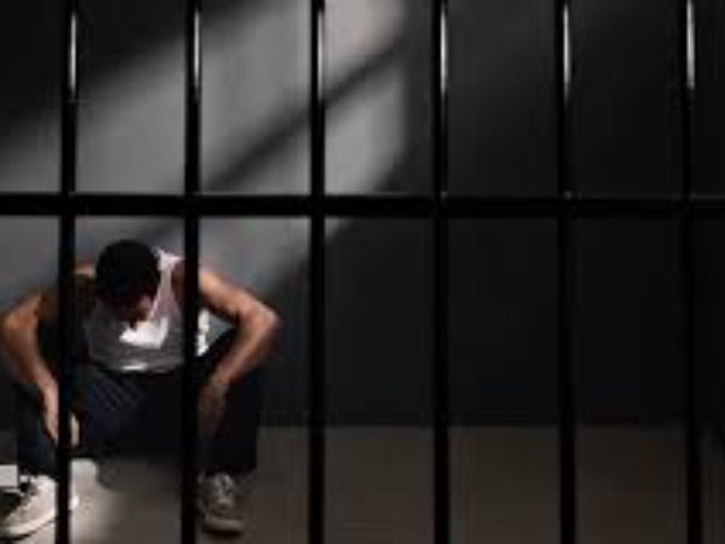 Vinculan a hombre por agresión física y amenazas familiares