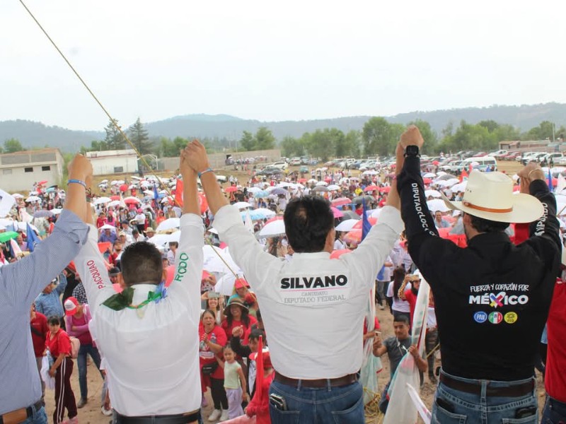 Vinculan a proceso a ex colaboradores de Silvano Aureoles