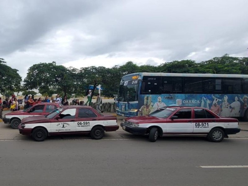 Vinculan a proceso taxistas que retuvieron al Citybus en Oaxaca