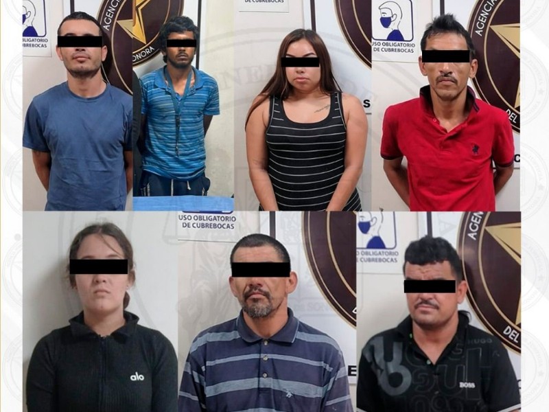 Vinculan a siete personas por colocar mantas intimidatorias en Obregón