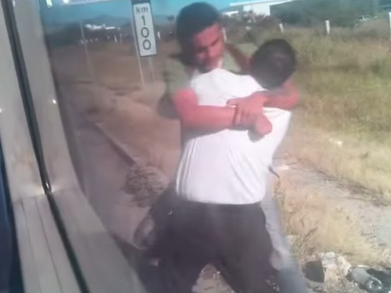 Violenta riña interrumpió el recorrido del autobús ruta del desierto Violenta riña interrumpió el recorrido del autobús ruta del desierto