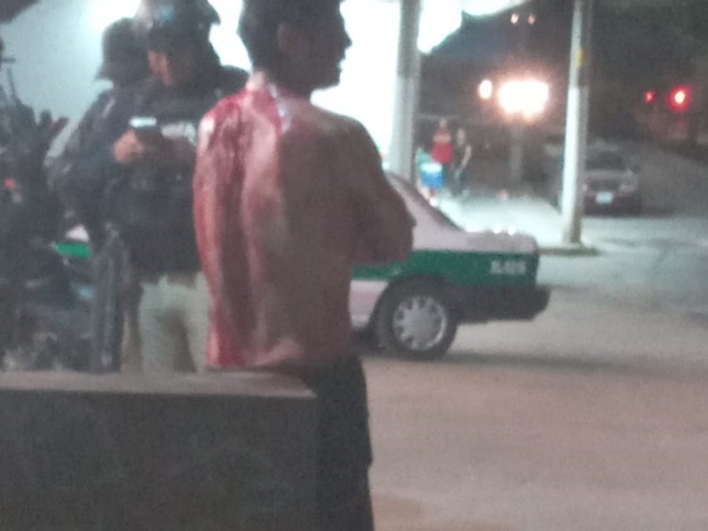 Violento sujeto fue atacado con un machete en Xalapa