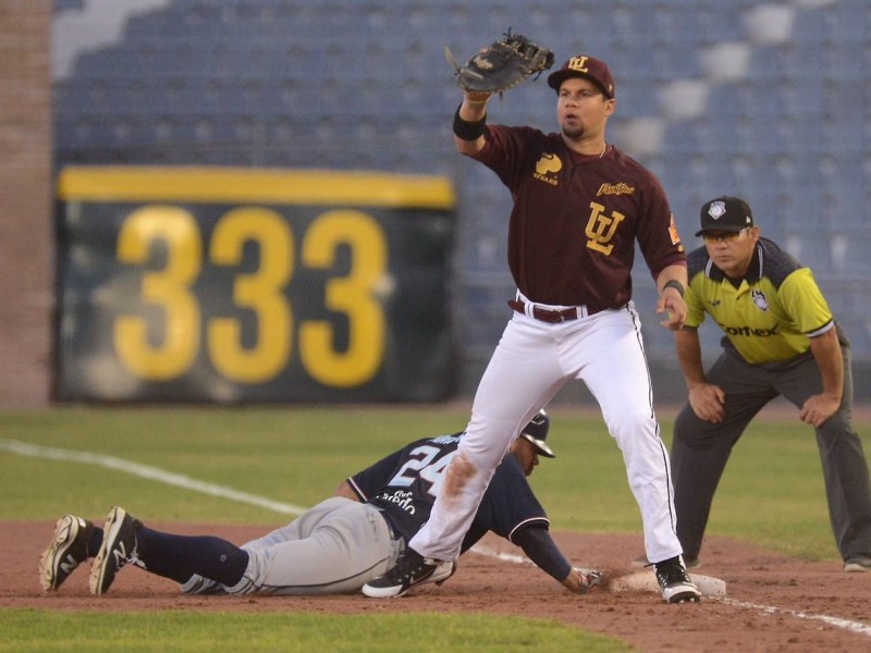 Viosergy Rosa es firmado por Atleticos de Oakland