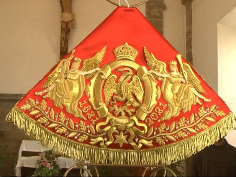 Virgen de Zapopan vestirá este año atuendo rojo y dorado