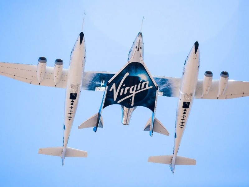 Virgin Galactic realiza su primer vuelo espacial comercial