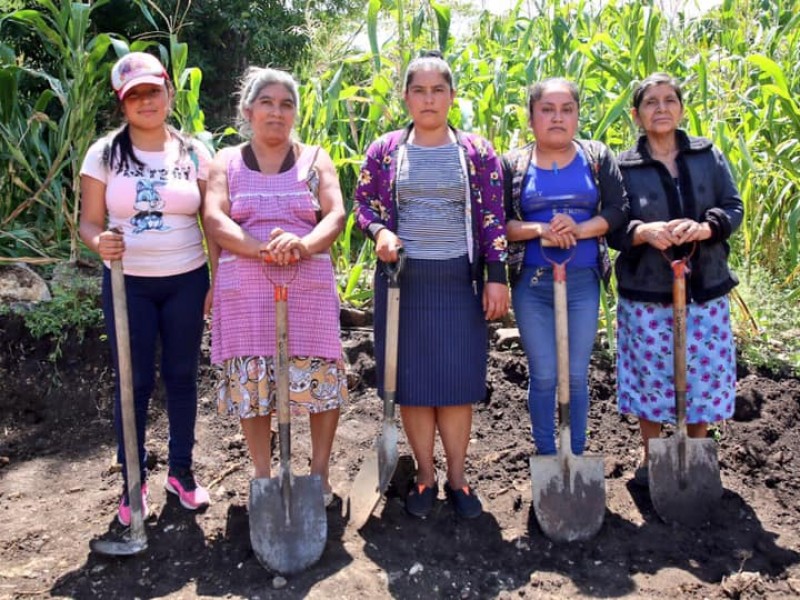 Visibilizan la importancia de la mujer en el campo