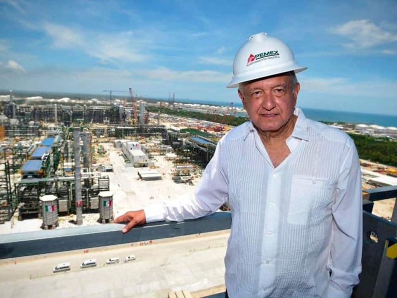 Visita AMLO Salina Cruz para dar seguimiento a obras