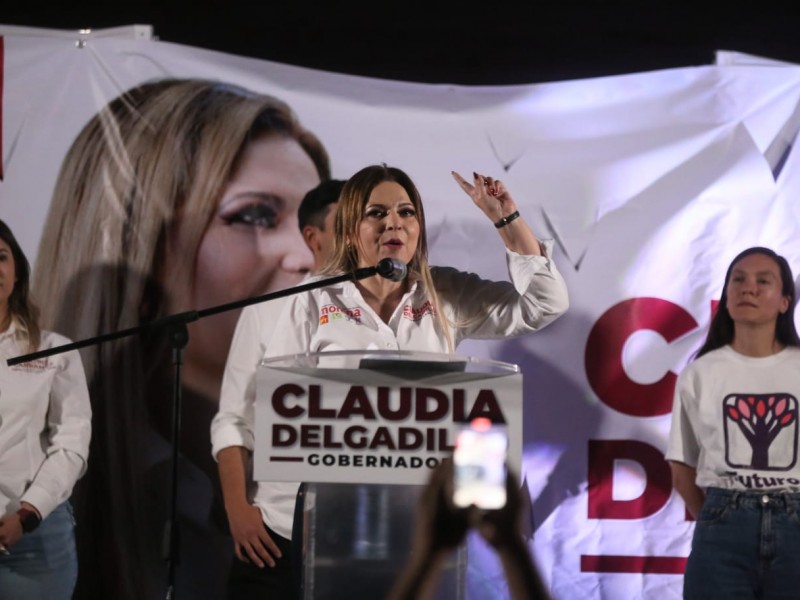 Visita Claudia Delgadillo colonia Tuzanía en Zapopan