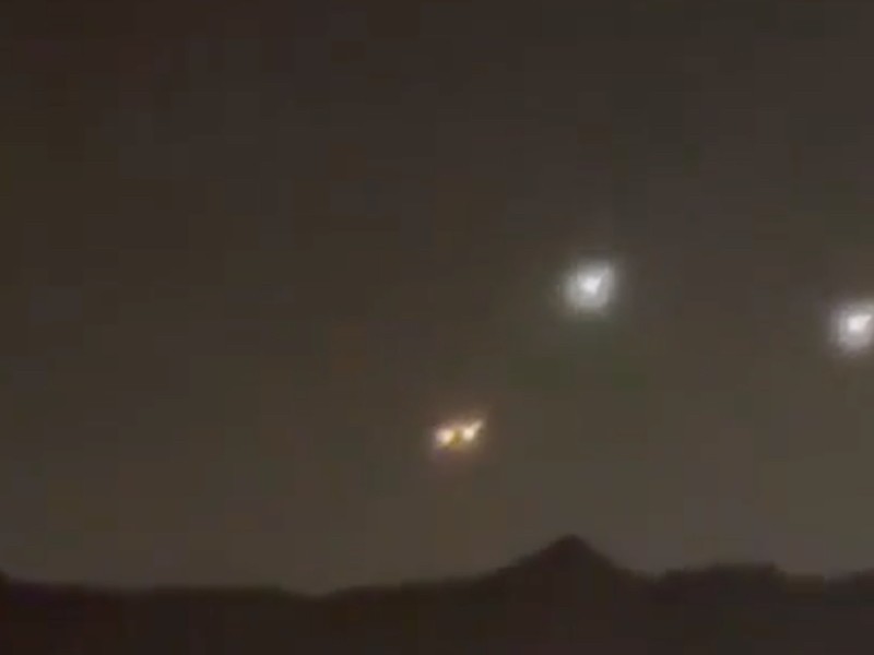 Viralizan video de supuestos ovnis en Puebla