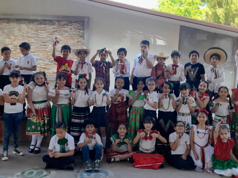 ¡Viva México! Celebran la Independencia de México en escuelas