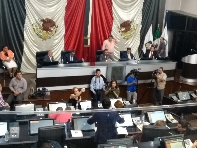 Vive Congreso polémica sesión