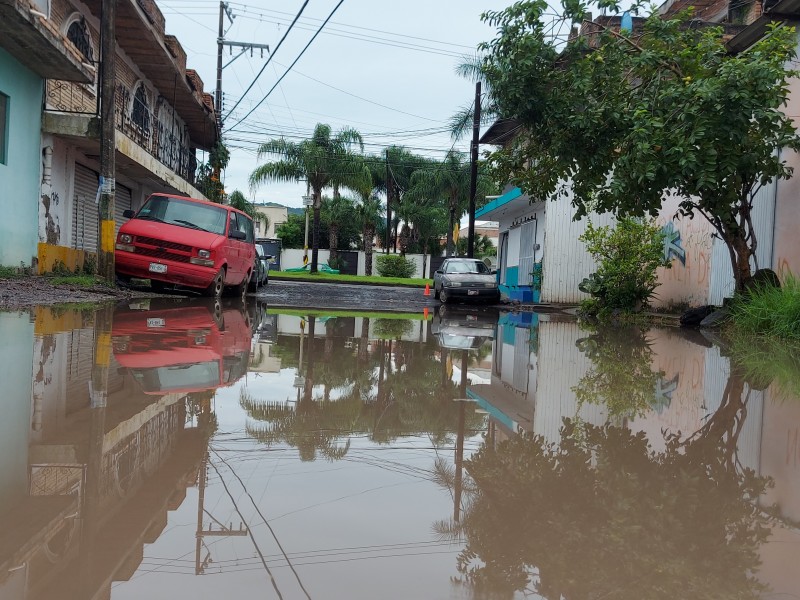 Viven entre lagunas, inundaciones, pérdidas en Puente de San Cayetano