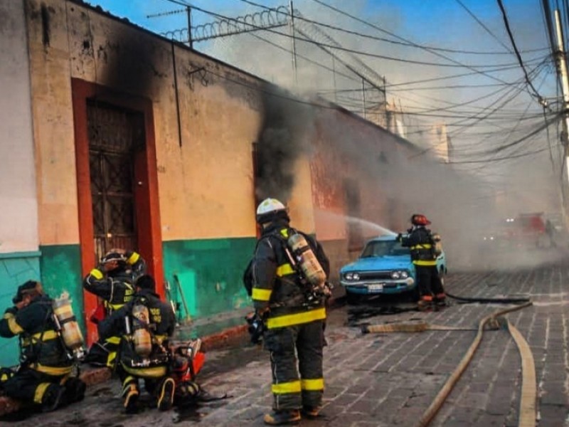 Vivienda se incendia en Centro Histórico