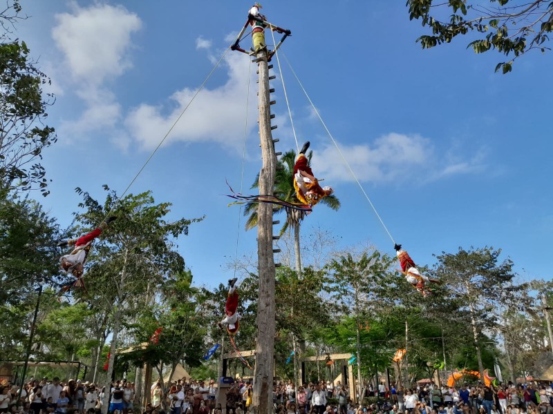 Escuela Voladores de Papantla busca conservar ritual en niños