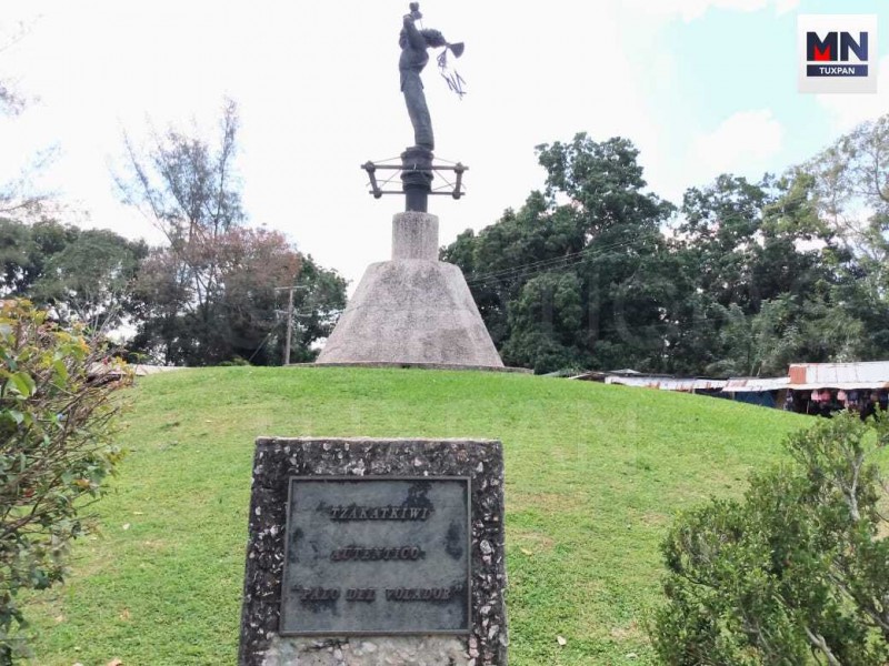 Voladores de Papantla, urgen apertura de zonas arqueológicas