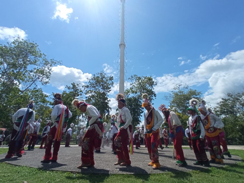 Voladores y danzantes piden seguridad social y seguro de riesgos