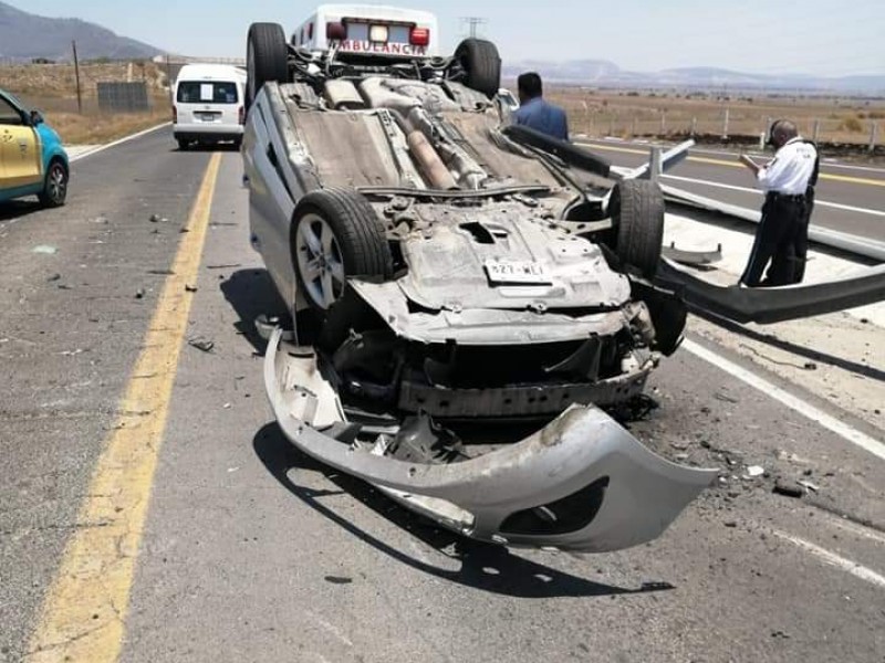 Volcadura de automóvil en la Teziutlán-Virreyes deja mujeres lesionadas