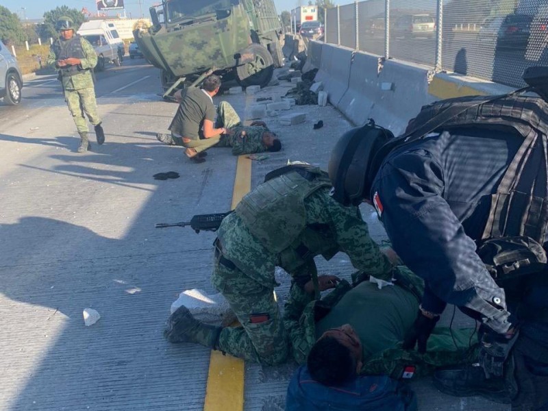 Volcadura de camión con militares en la Puebla-Orizaba