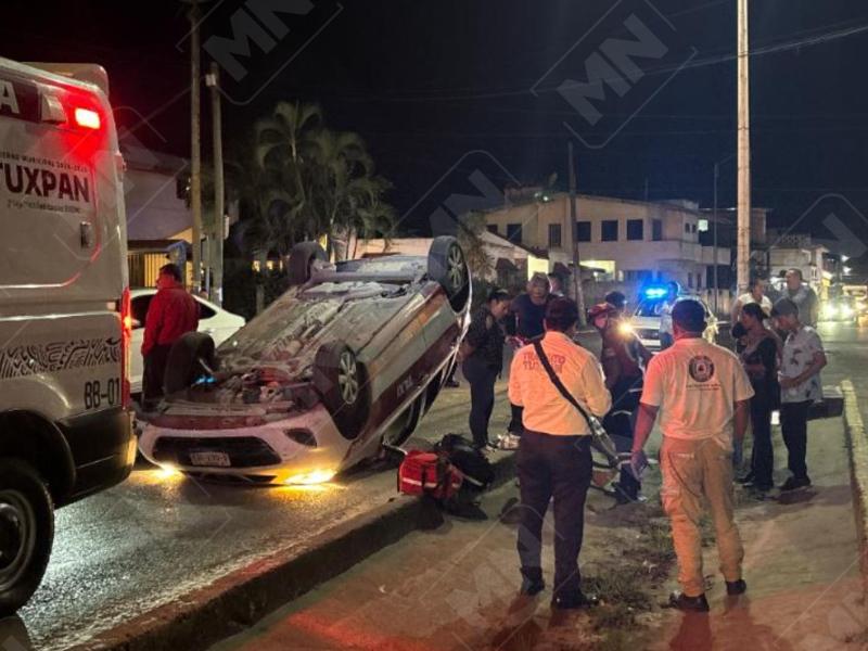 Volcadura de Taxi en la Cuauhtémoc dos pasajeras lesionadas