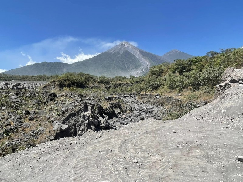 Volcán de Colima continúa semáforo verde, nivel de reposo