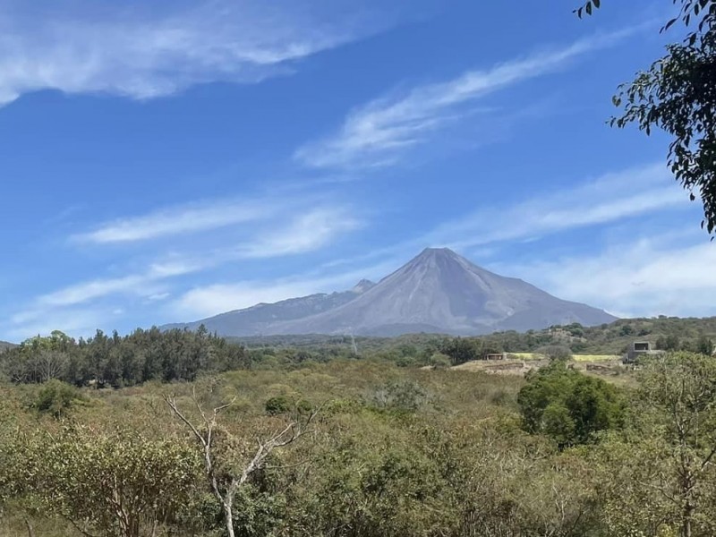 Volcán de Colima está en semáforo verde y en calma