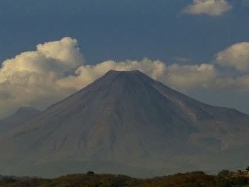 Volcán de Colima se mantiene en semáforo verde, descartan riesgos