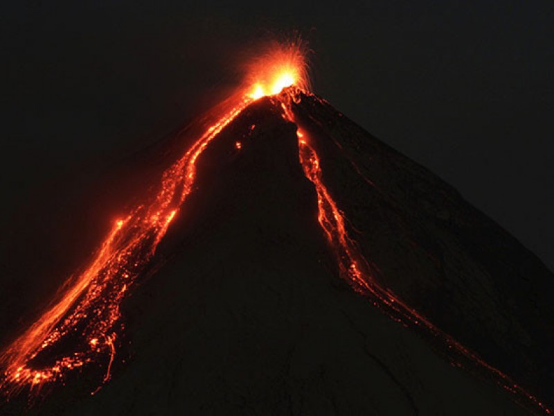 Volcán de Fuego de Guatemala entra en actividad