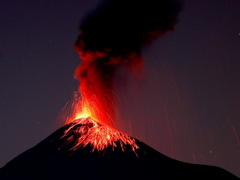 Volcán de Fuego, en Guatemala, entra en fase de erupción
