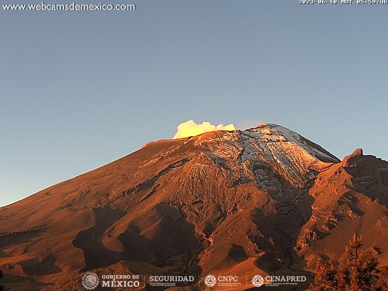 Volcán Popocatépetl registra nuevas emisiones durante la madrugada
