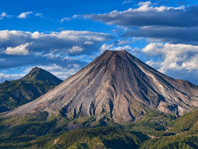 Volcán de Colima se mantiene estable y con baja actividad: Protección Civil
