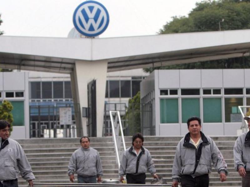 Volkswagen evita huelga con nuevo propuesta, trabajadores votaran el 29 de octubre