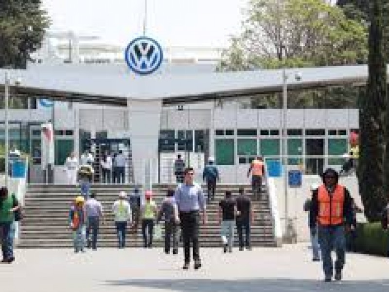 Volkswagen miente al estado y trabaja con 100% de trabajadores