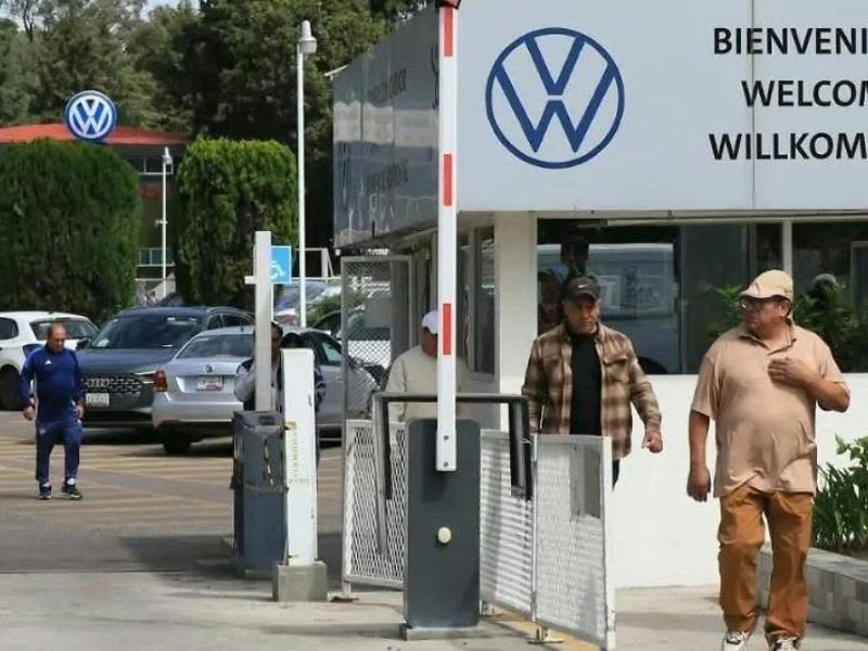 Volkswagen Puebla vota aumento salarial de 8.24% ante riesgo de huelga