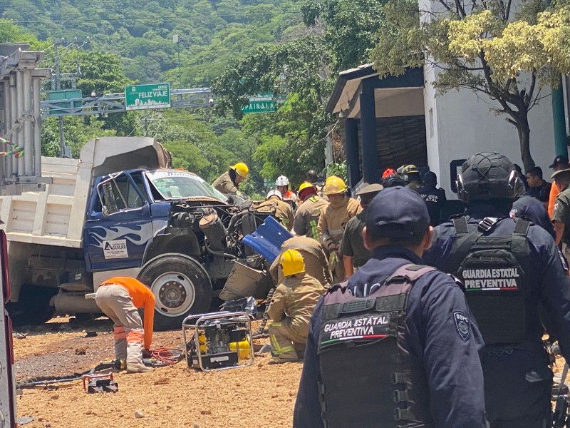 Volteo se queda sin frenos y deja un muerto y seis lesionados