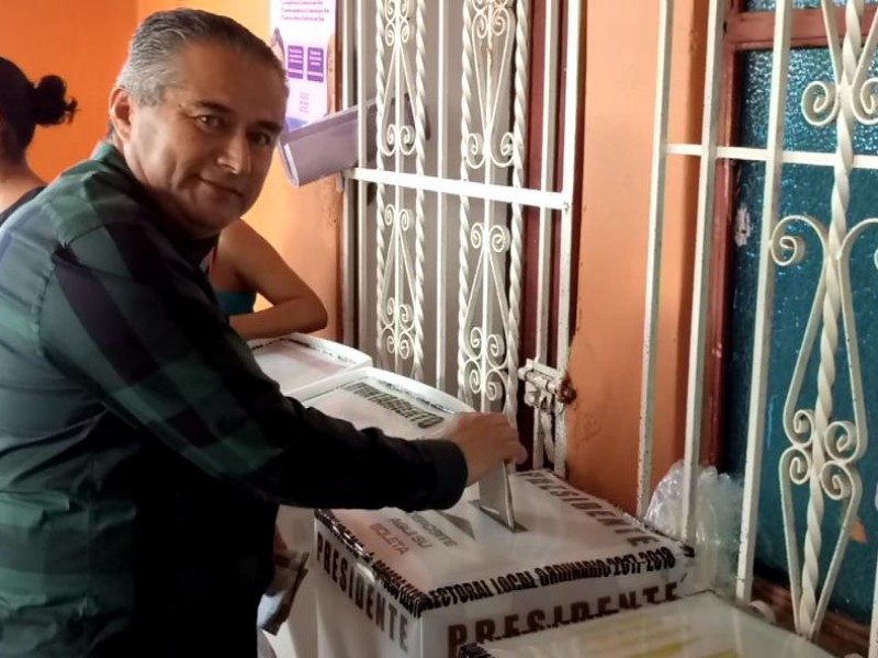 Vota Óscar Toral en La Mata, Ixtaltepec