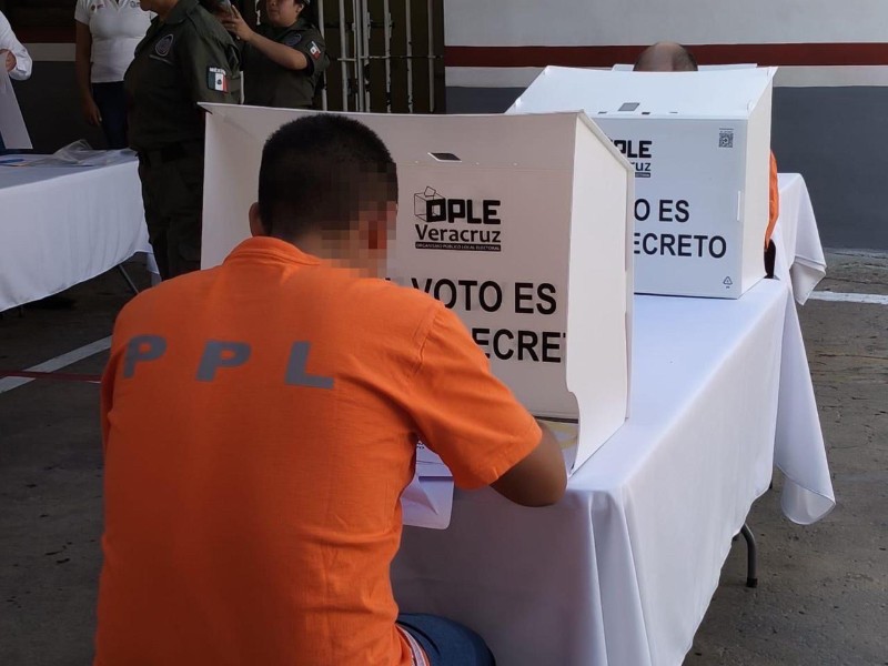 Votan de forma anticipada 957 reclusos en prisiones de Veracruz
