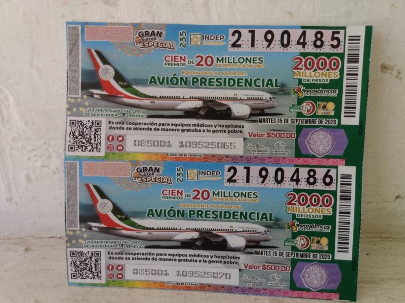 'Vuelan' los cachitos del avión presidencial en Navojoa