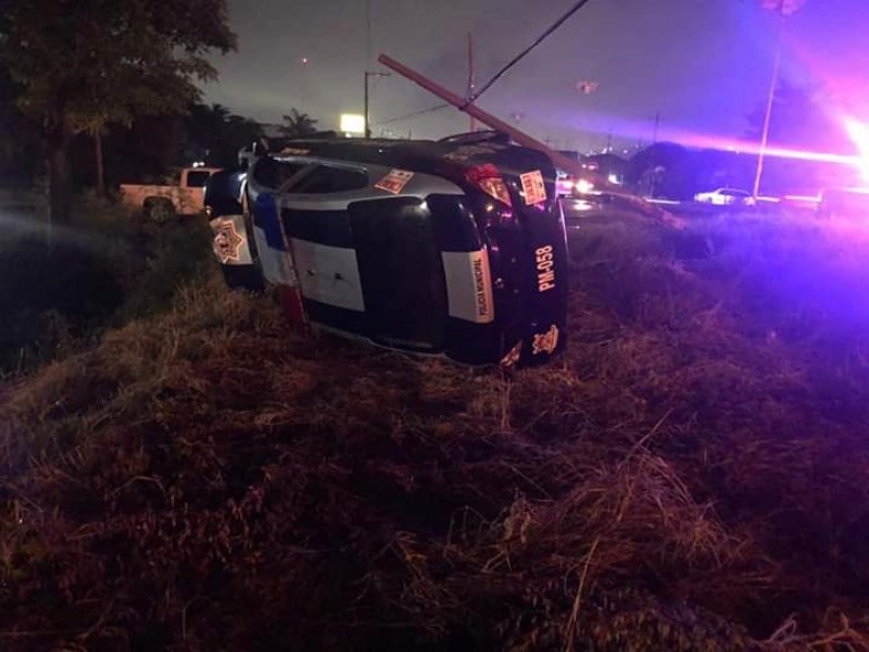 Vuelca patrulla de policía municipal en Salina Cruz