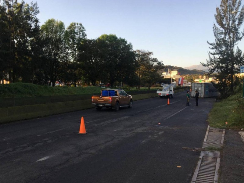 Vuelca tráiler en la Banderilla-Xalapa