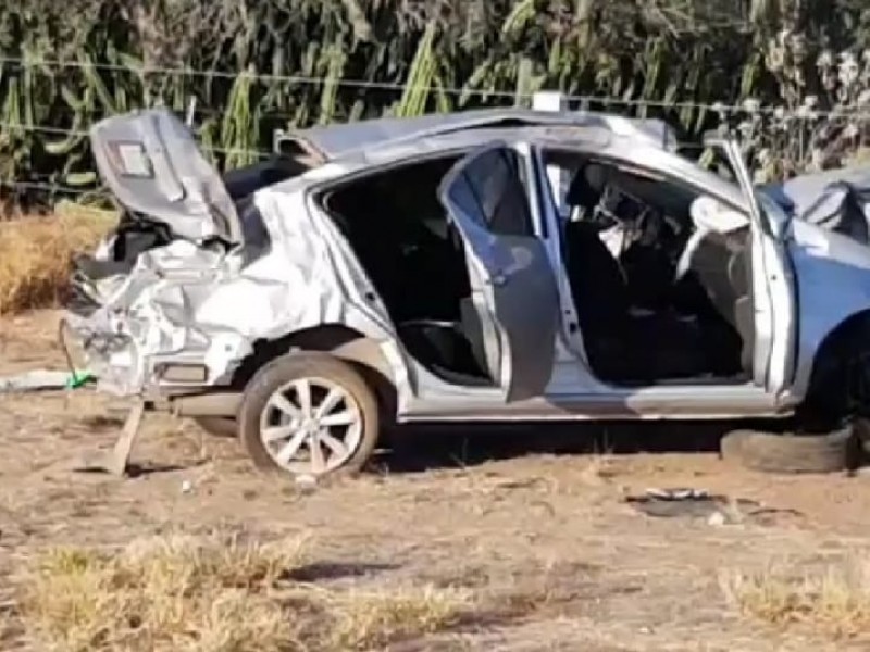 Vuelca vehículo en carretera Hermosillo-Guaymas