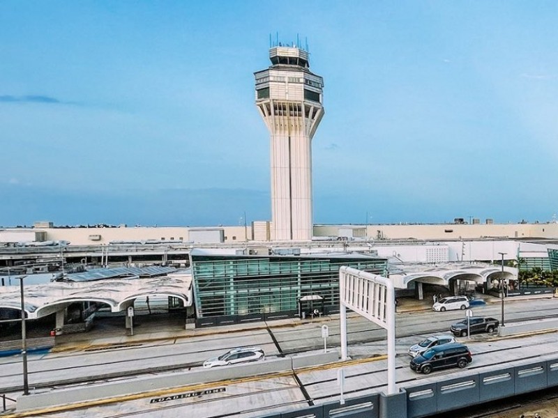 Vuelo de San Juan aterriza de emergencia con enfermos