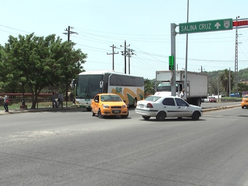 Vueltas prohibidas: aumentan riesgo de accidentes