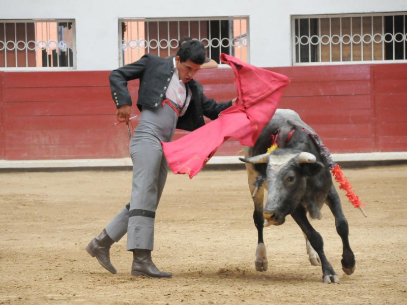 Vuelve la Academia de Cultura Taurina del Coliseo Centenario