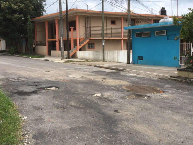 Vuelven a denunciar baches en 21 de Agosto